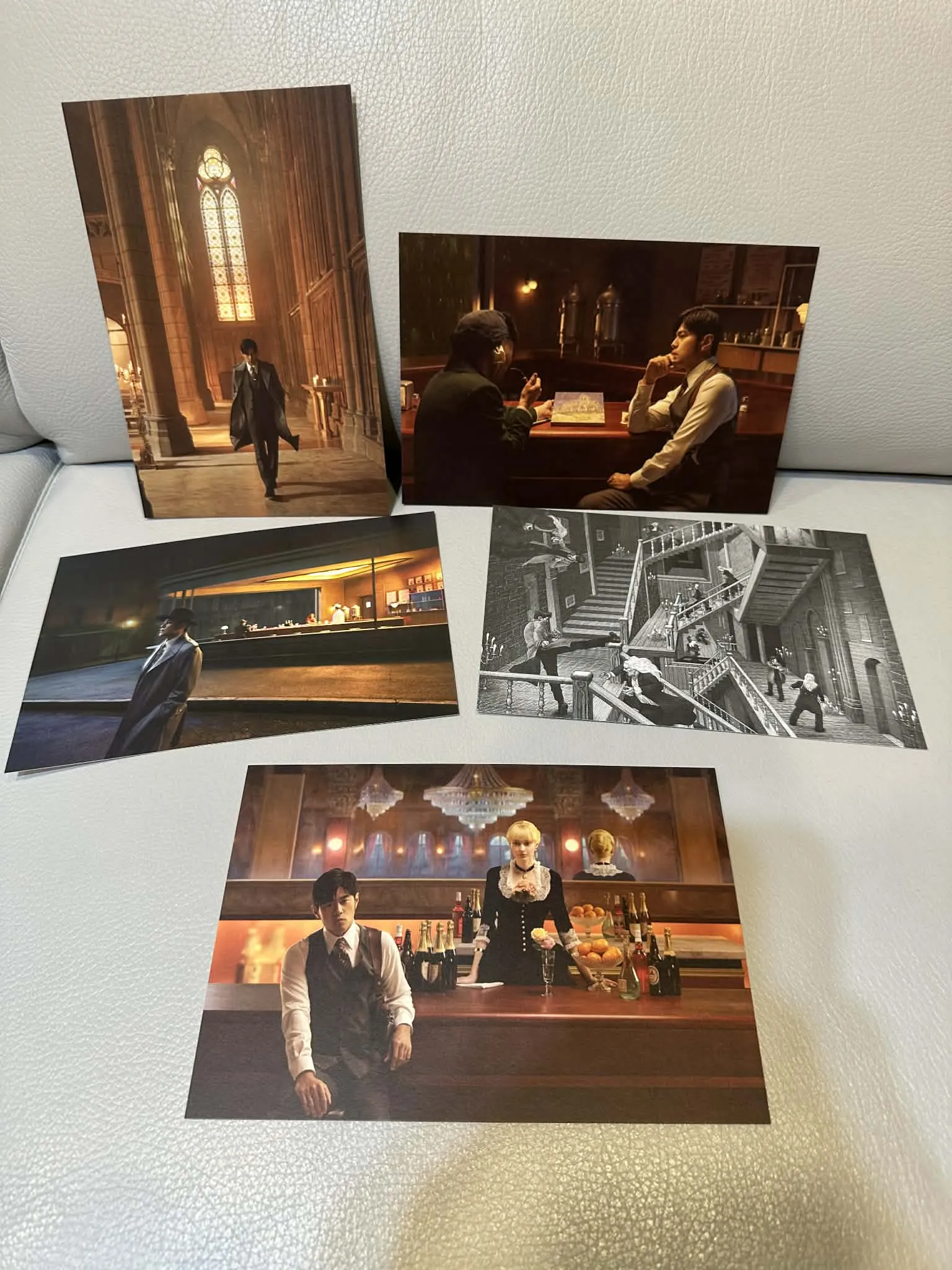 五張不確定致敬對象的明信片